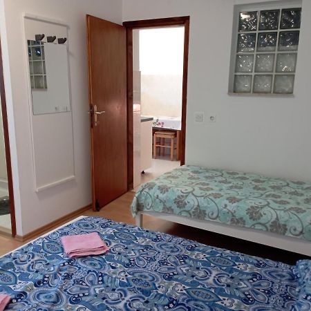 Apartments Mare Новиград Екстериор снимка
