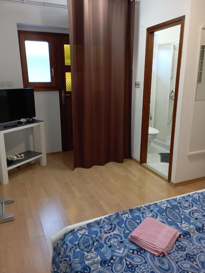Apartments Mare Новиград Екстериор снимка
