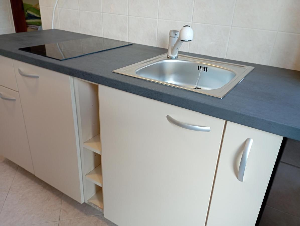 Apartments Mare Новиград Екстериор снимка
