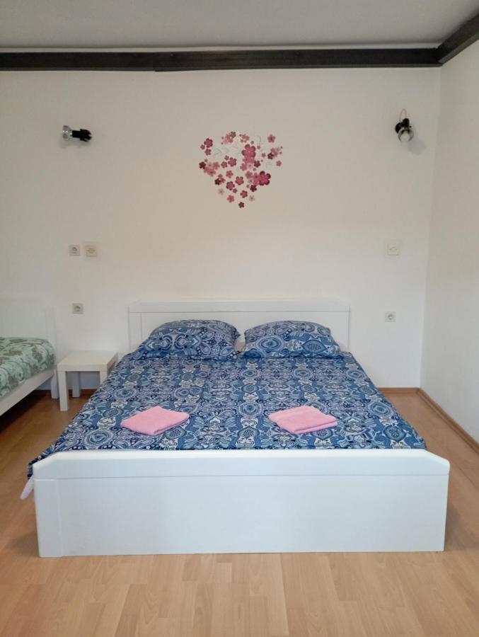 Apartments Mare Новиград Екстериор снимка