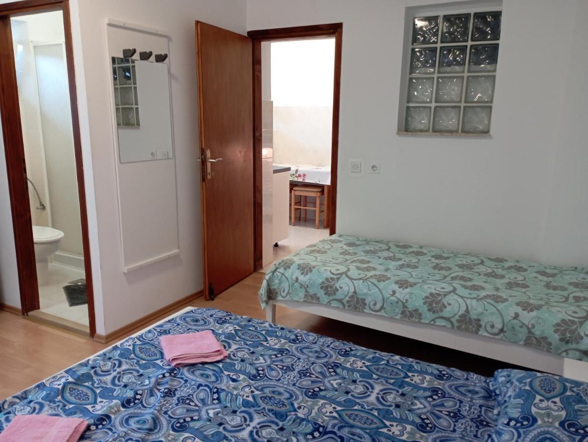 Apartments Mare Новиград Екстериор снимка