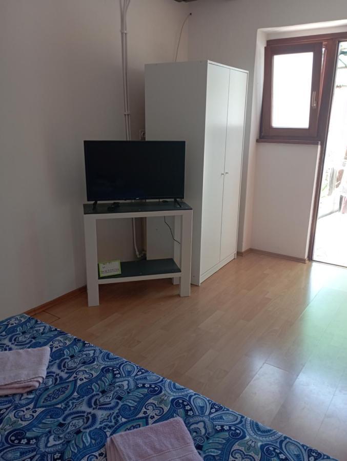 Apartments Mare Новиград Екстериор снимка